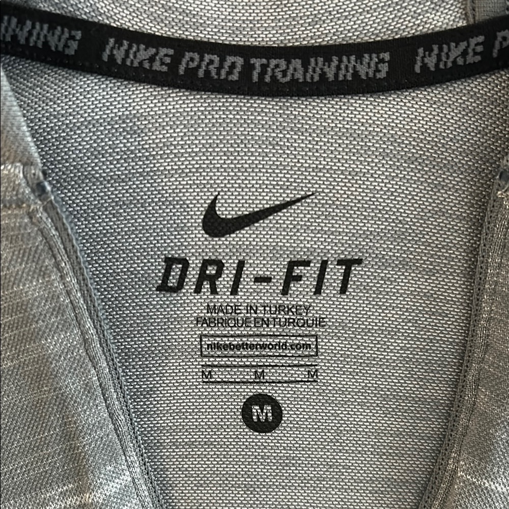 Nike Dri Fit Men's Gray workout layer - Picture 5 of 6